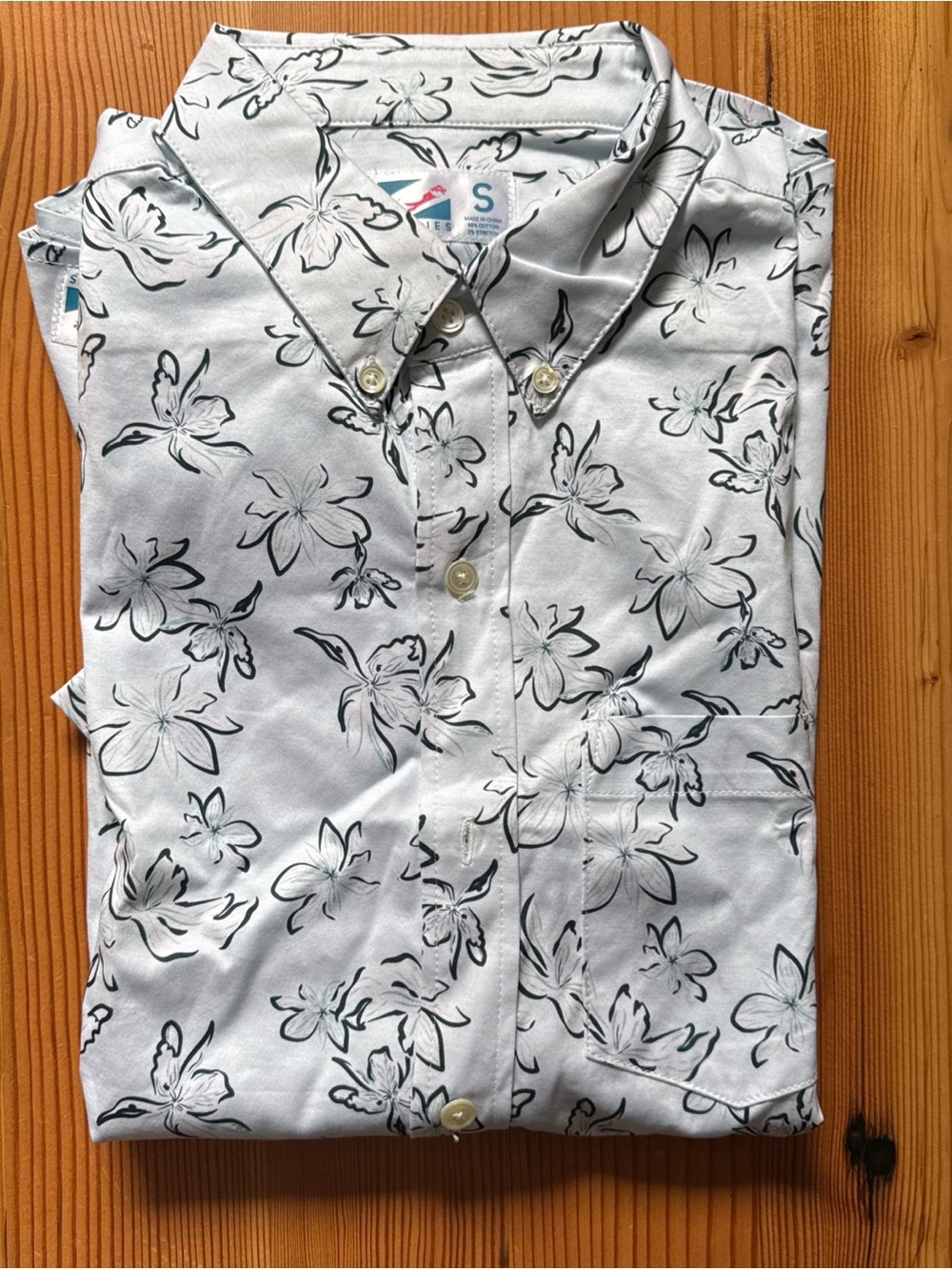 Bermies Men's White Floral Button-Down Shirt - Short Sleeve